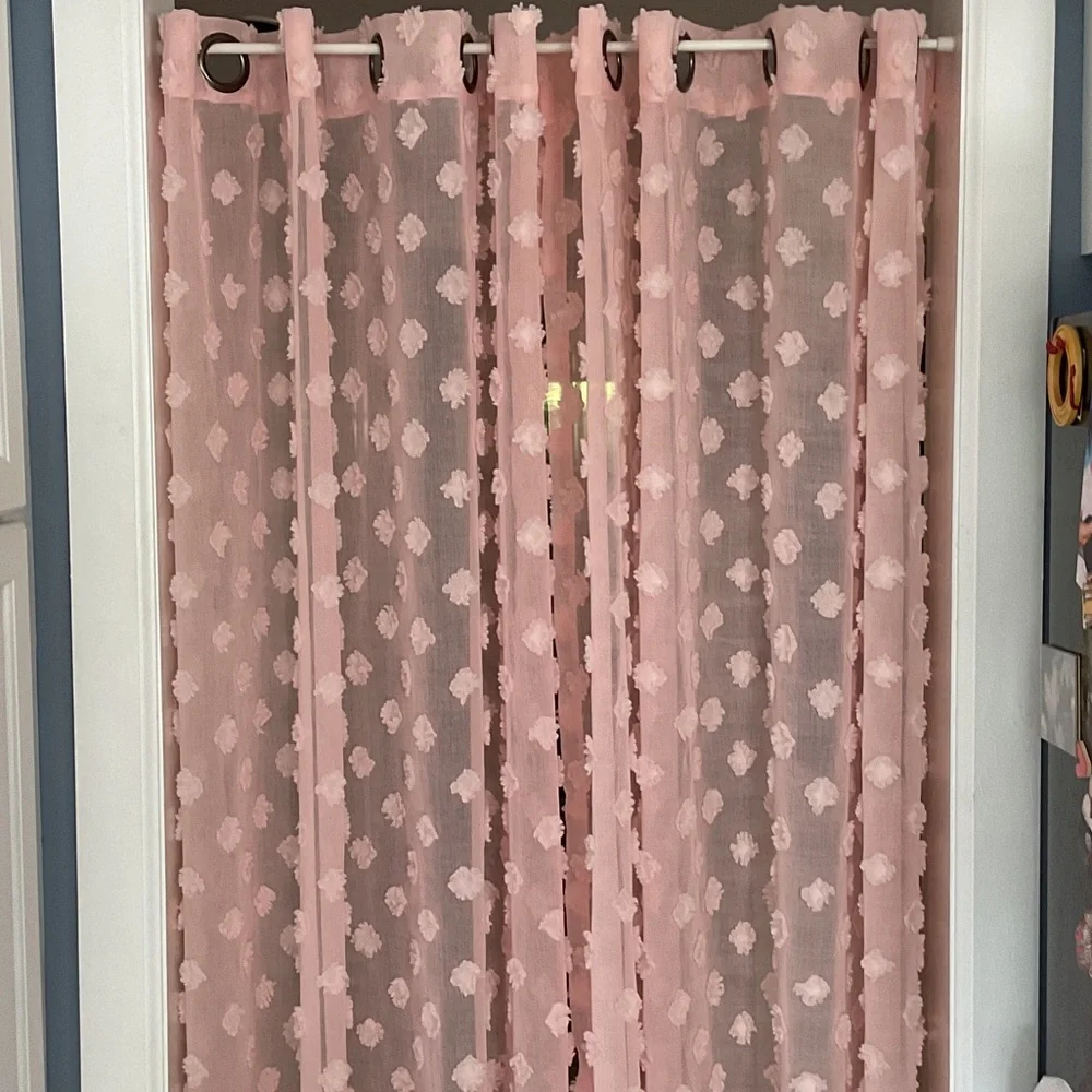 🌸 Lush Decor pair grommet curtains with valance.